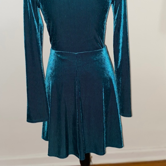 Express Velvet Flare Dress - Picture 3 of 4